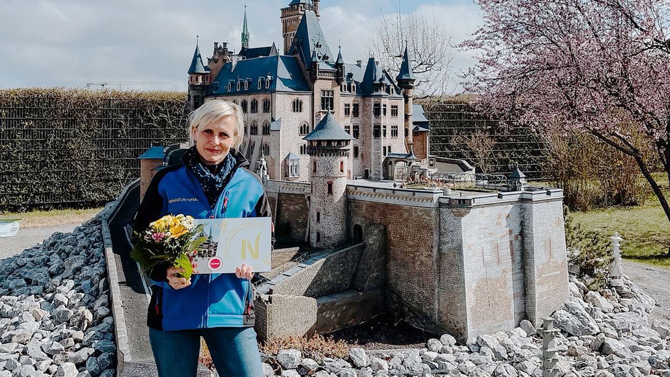 TourCert Zertifizierung Übergabe der Plakette im Bürgerpark